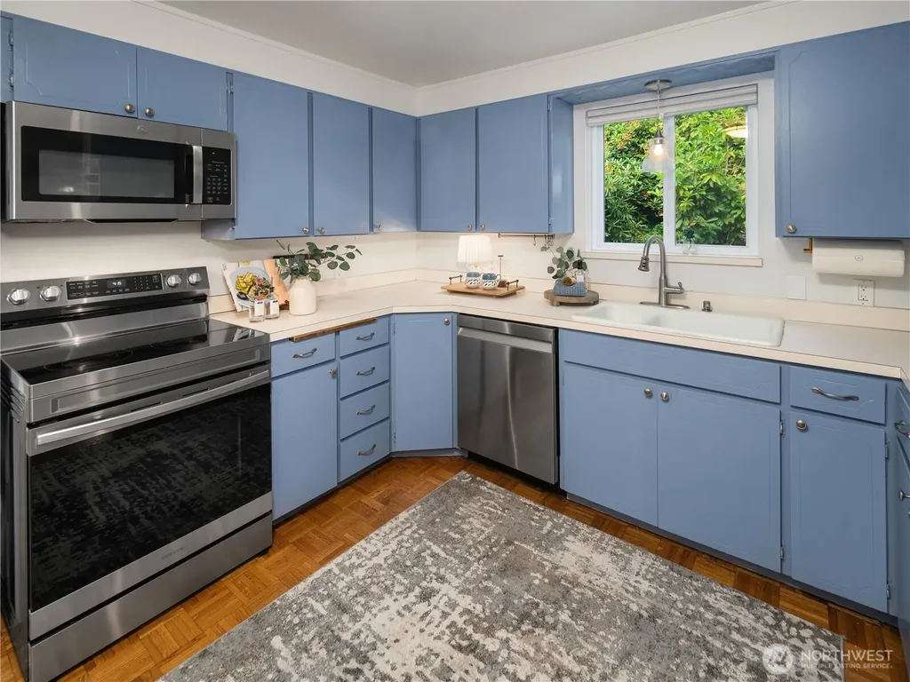 4301 72nd Avenue W University Place WA 98466