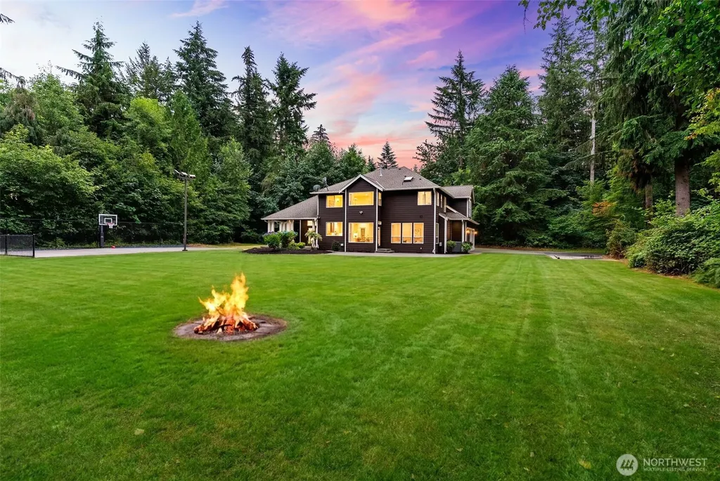 24984 SE 367th Way Enumclaw WA 98022