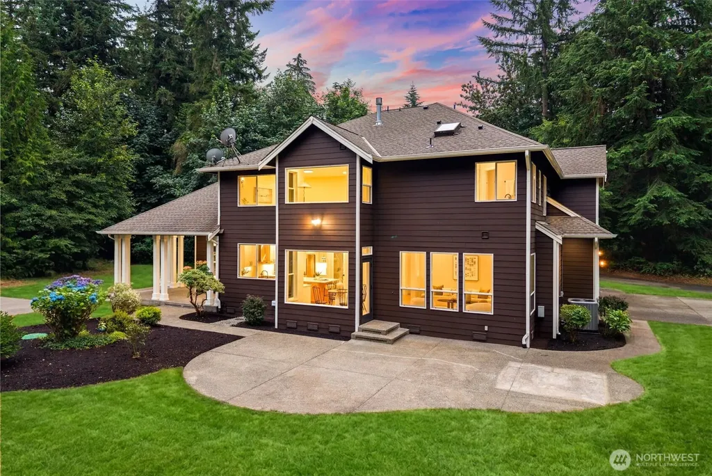 24984 SE 367th Way Enumclaw WA 98022