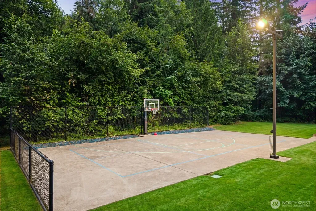 24984 SE 367th Way Enumclaw WA 98022