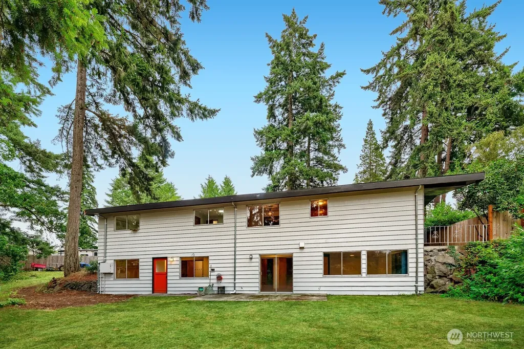 11502 93rd Avenue SW Lakewood WA 98498