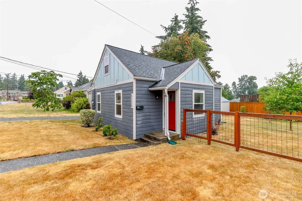 5225 Mcdacer Avenue Tacoma WA 98404