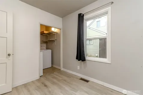 5225 Mcdacer Avenue Tacoma WA 98404