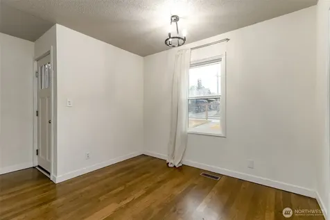 5225 Mcdacer Avenue Tacoma WA 98404