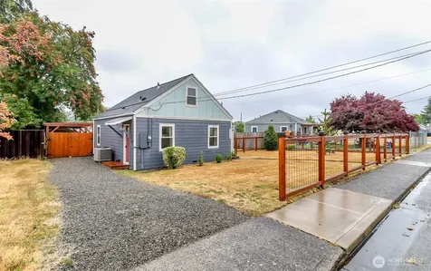 5225 Mcdacer Avenue Tacoma WA 98404