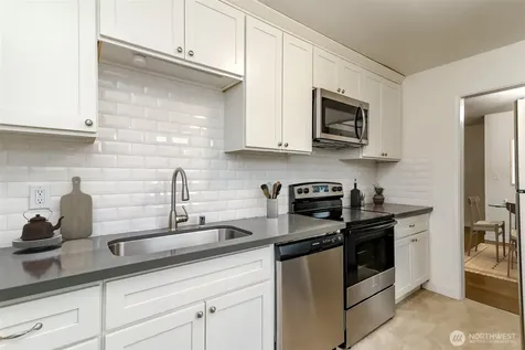 5225 Mcdacer Avenue Tacoma WA 98404