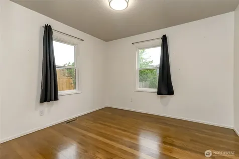 5225 Mcdacer Avenue Tacoma WA 98404