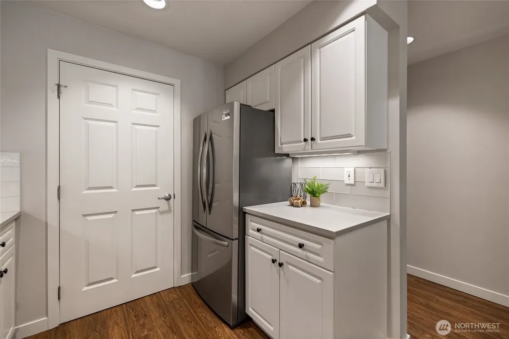 6300 32nd Avenue NW Seattle WA 98107