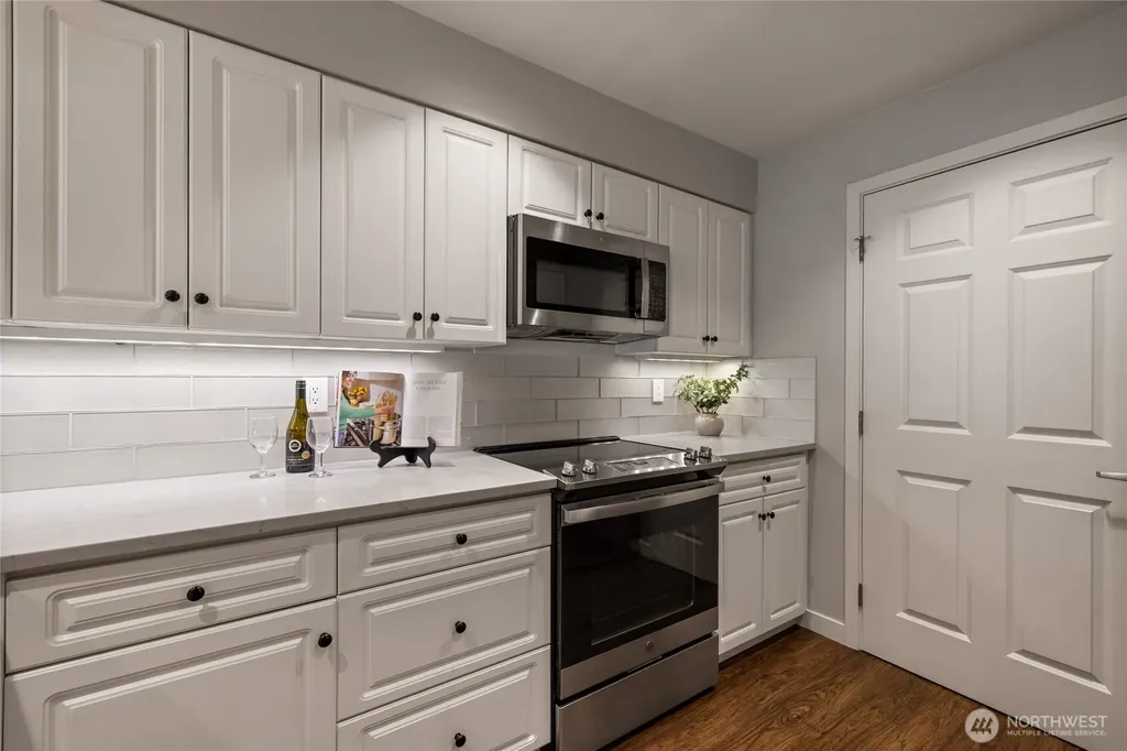 6300 32nd Avenue NW Seattle WA 98107