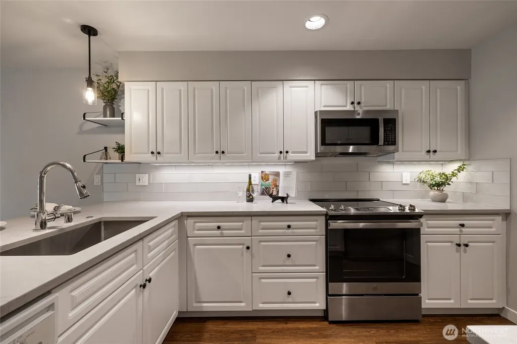 6300 32nd Avenue NW Seattle WA 98107