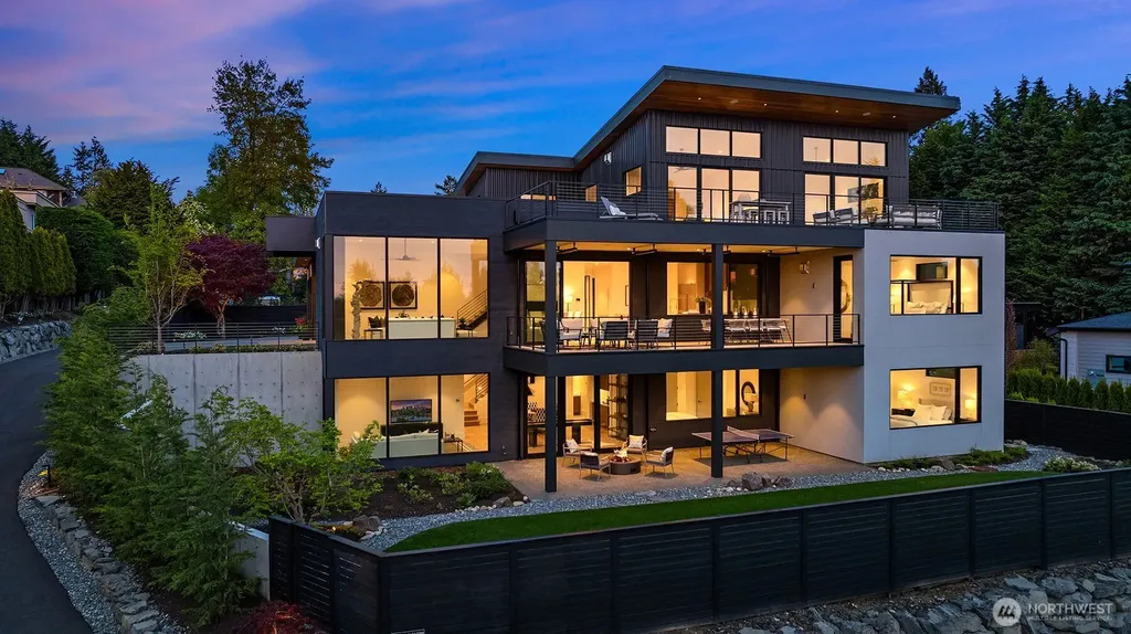 1032 89th Avenue NE Bellevue WA 98004
