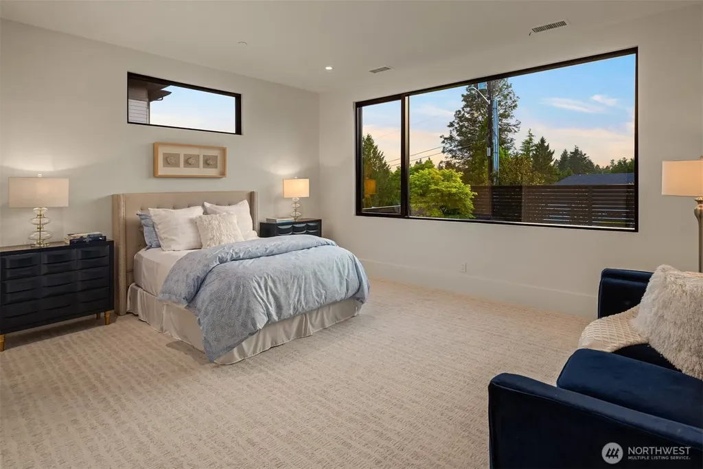 1032 89th Avenue NE Bellevue WA 98004