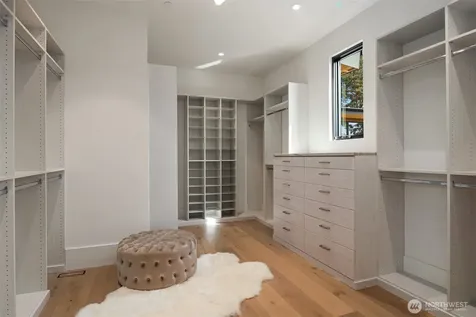 1032 89th Avenue NE Bellevue WA 98004