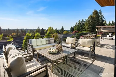 1032 89th Avenue NE Bellevue WA 98004