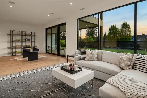 1032 89th Avenue NE Bellevue WA 98004