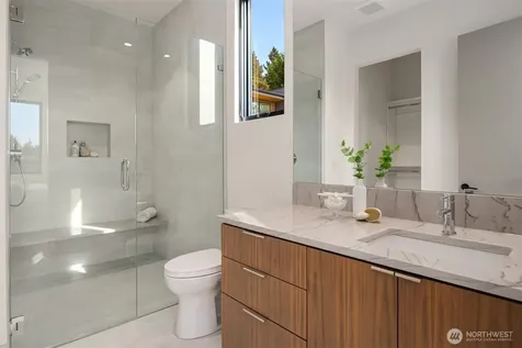 1032 89th Avenue NE Bellevue WA 98004
