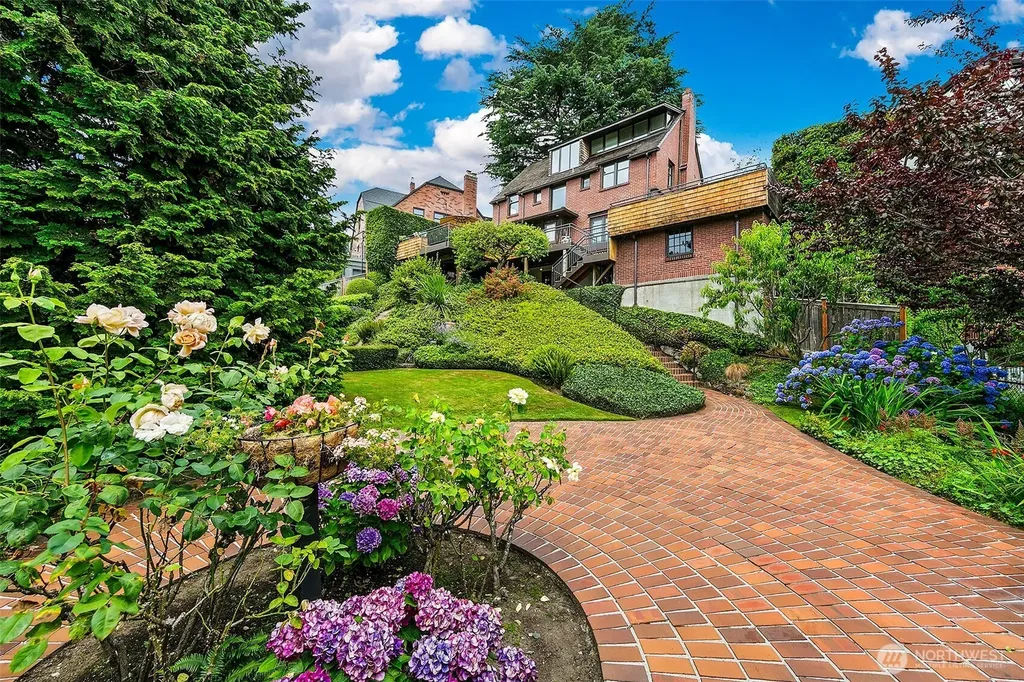 5201 NE 43rd Avenue Seattle WA 98105