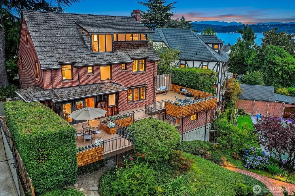 5201 NE 43rd Avenue Seattle WA 98105