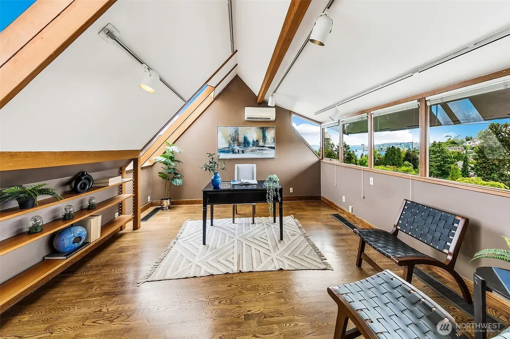5201 NE 43rd Avenue Seattle WA 98105