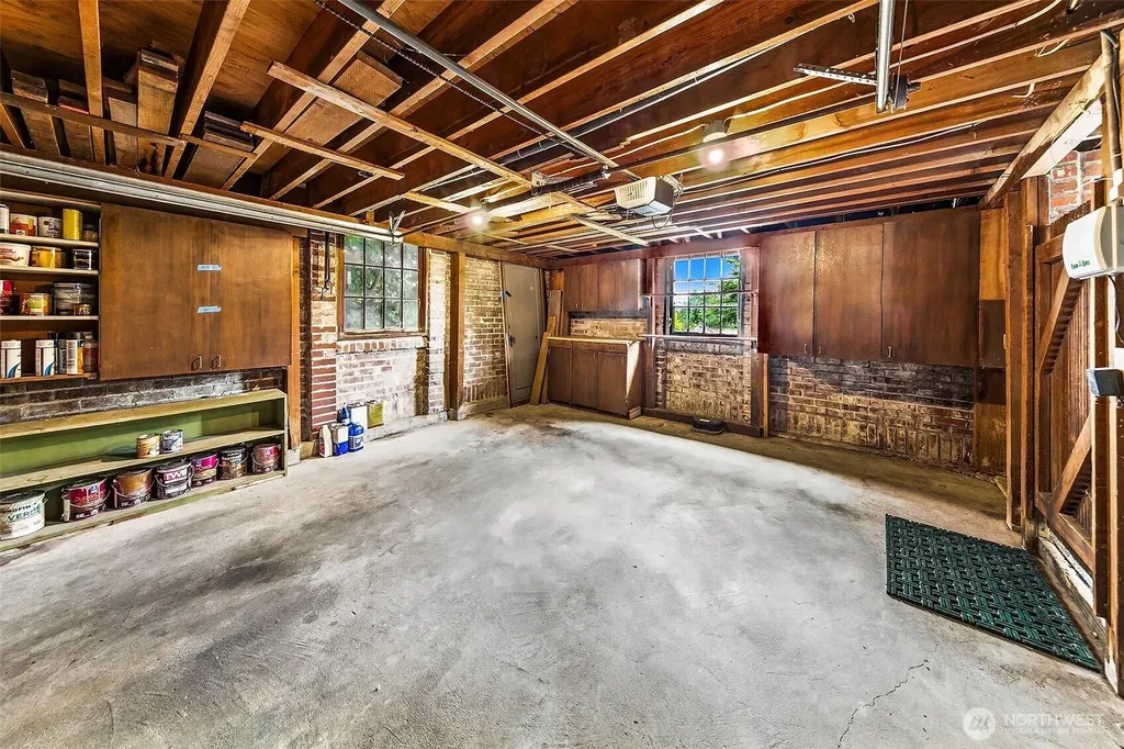 5201 NE 43rd Avenue Seattle WA 98105