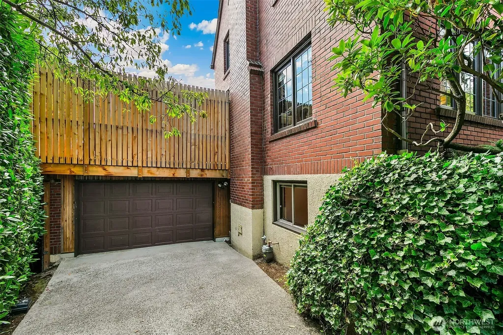 5201 NE 43rd Avenue Seattle WA 98105