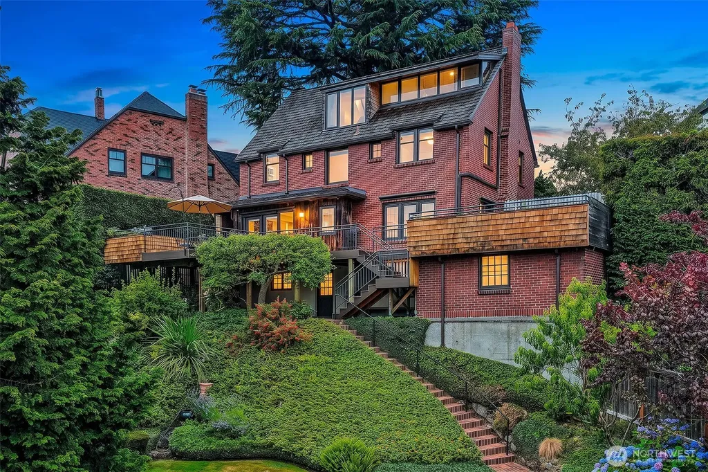5201 NE 43rd Avenue Seattle WA 98105