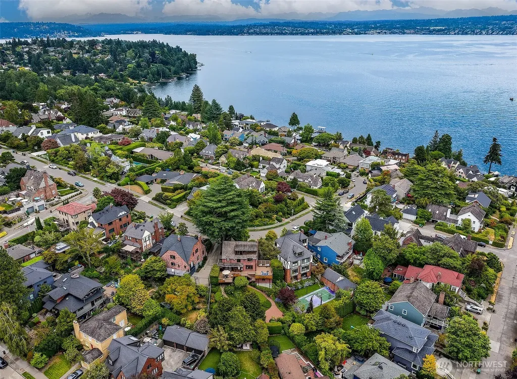 5201 NE 43rd Avenue Seattle WA 98105