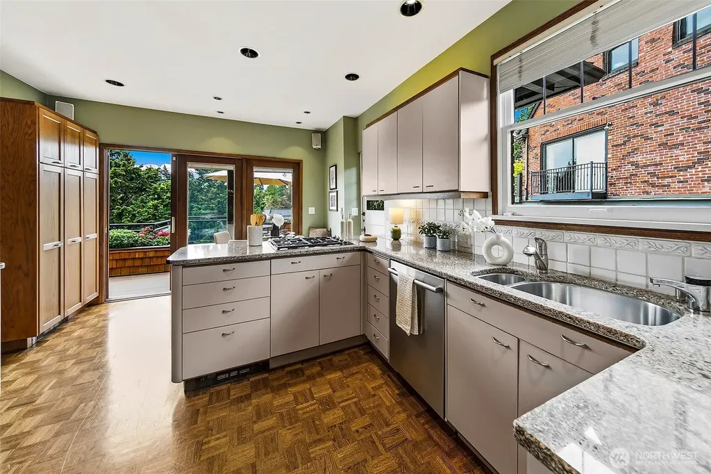5201 NE 43rd Avenue Seattle WA 98105