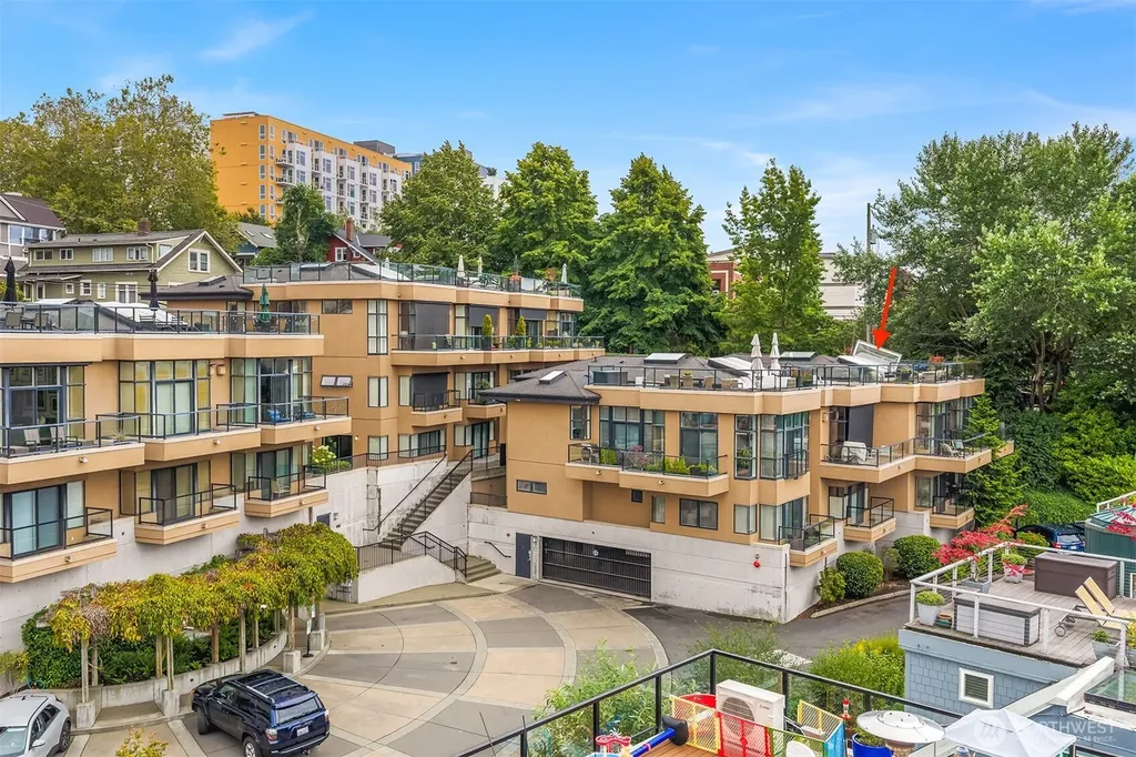 80 E Roanoke Street Seattle WA 98102