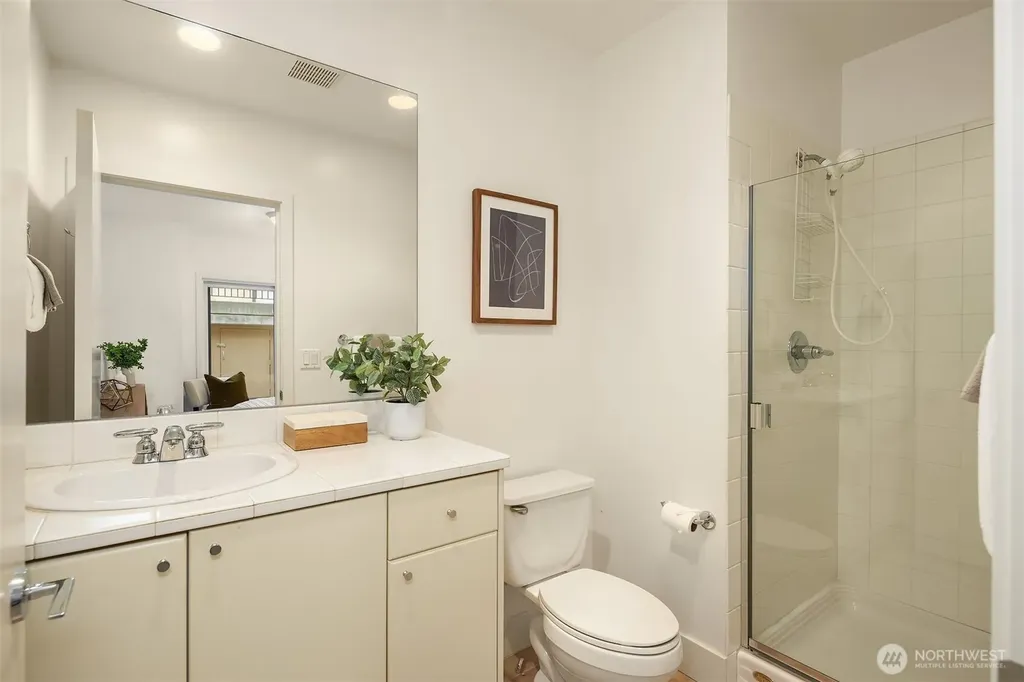 80 E Roanoke Street Seattle WA 98102