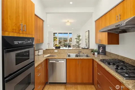 80 E Roanoke Street Seattle WA 98102
