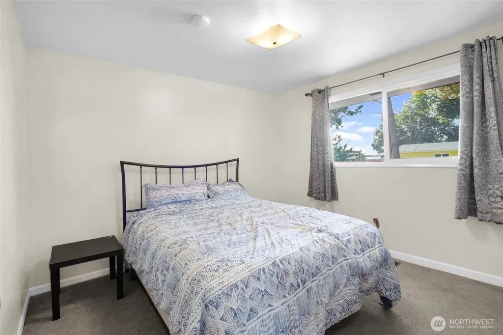 1727 S Monroe Street Moses Lake WA 98837