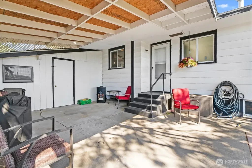 1727 S Monroe Street Moses Lake WA 98837