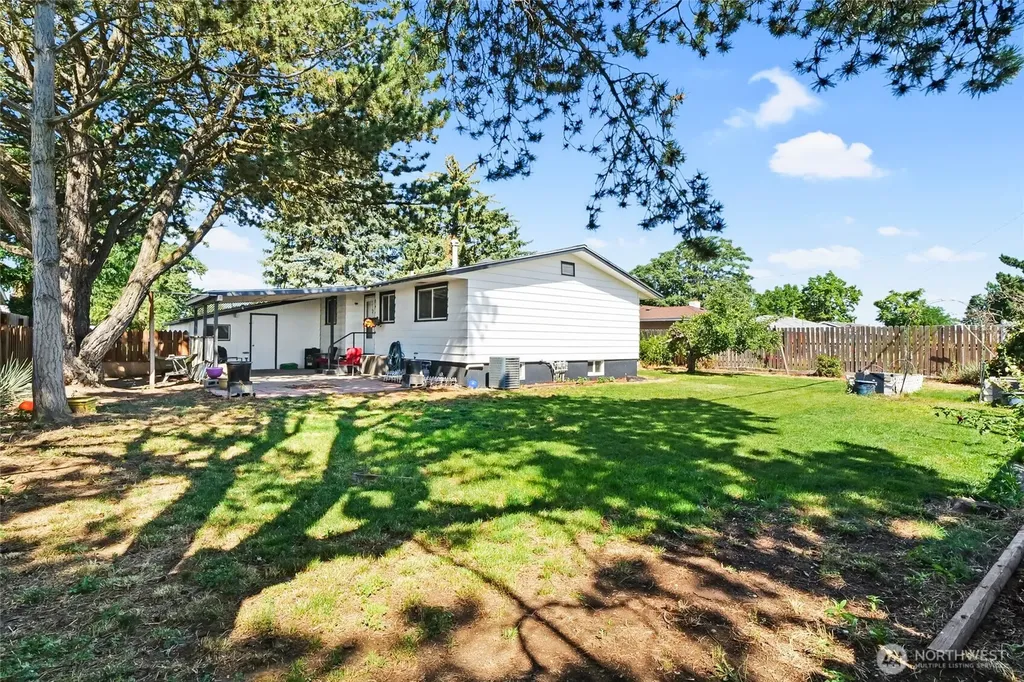 1727 S Monroe Street Moses Lake WA 98837