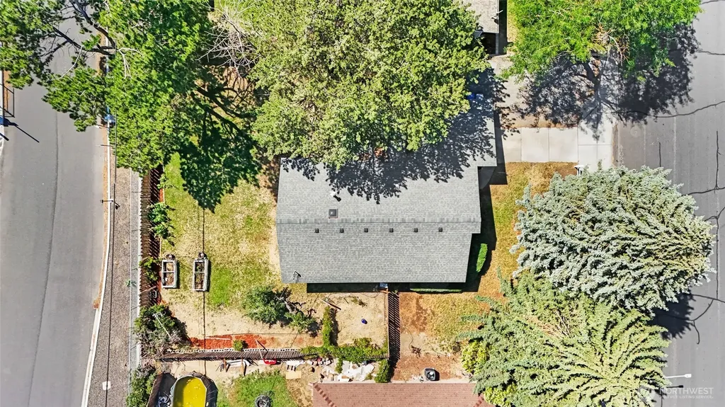 1727 S Monroe Street Moses Lake WA 98837