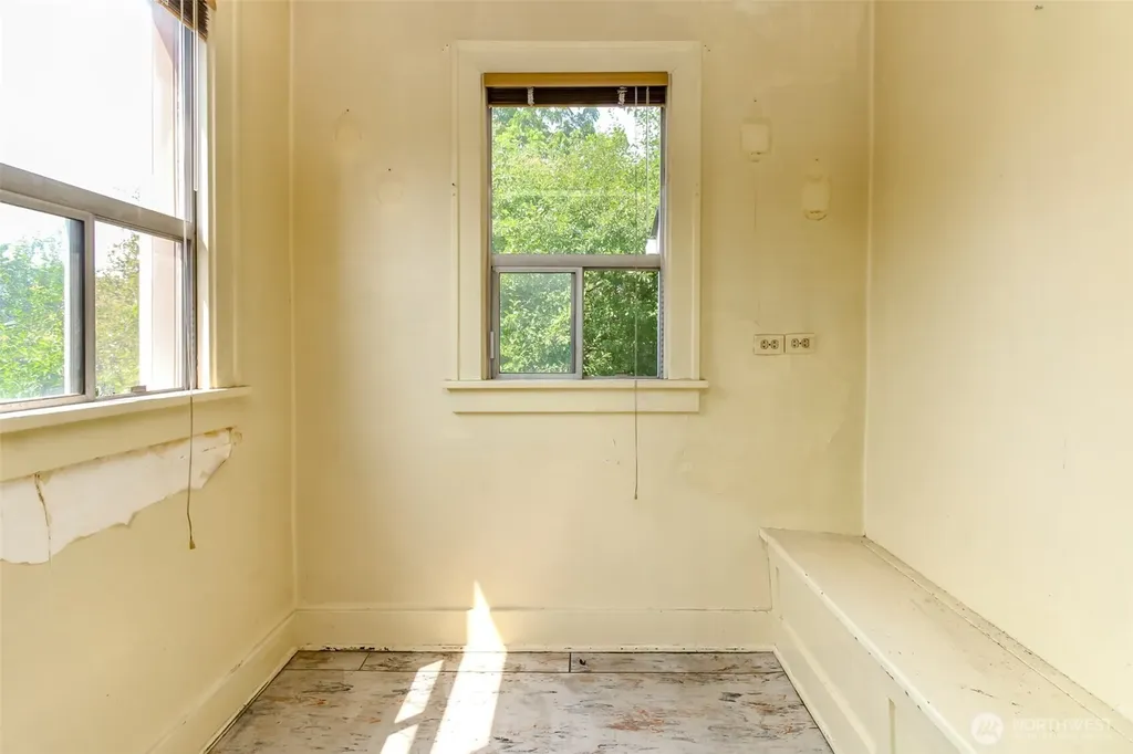 7015 12th Avenue SW Seattle WA 98106