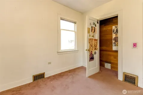 7015 12th Avenue SW Seattle WA 98106