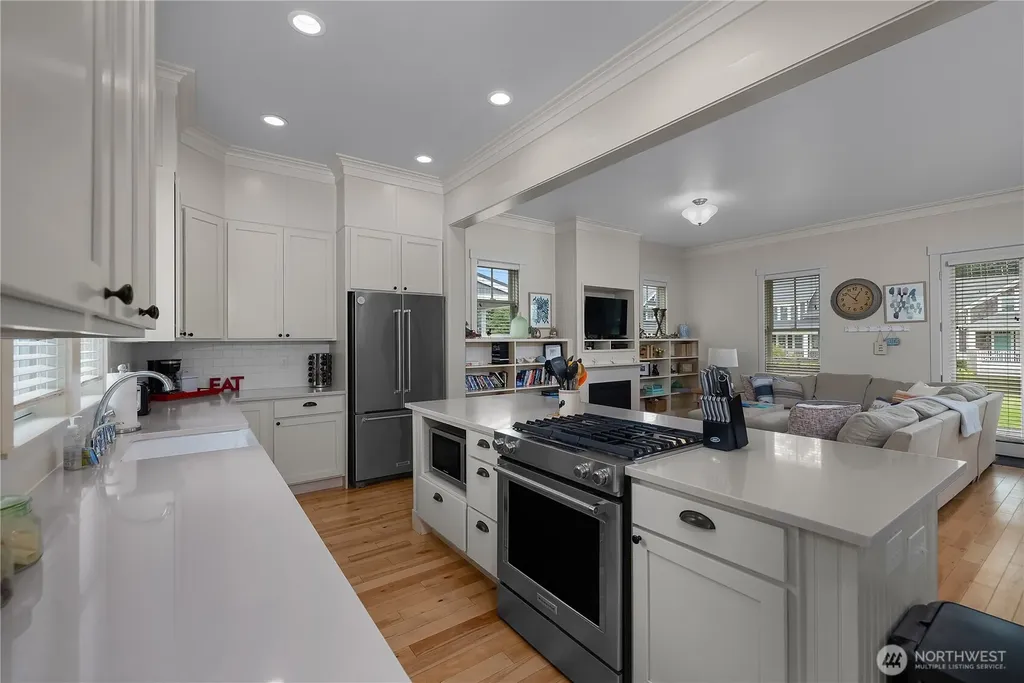 44 Horseshoe Lane Pacific Beach WA 98571