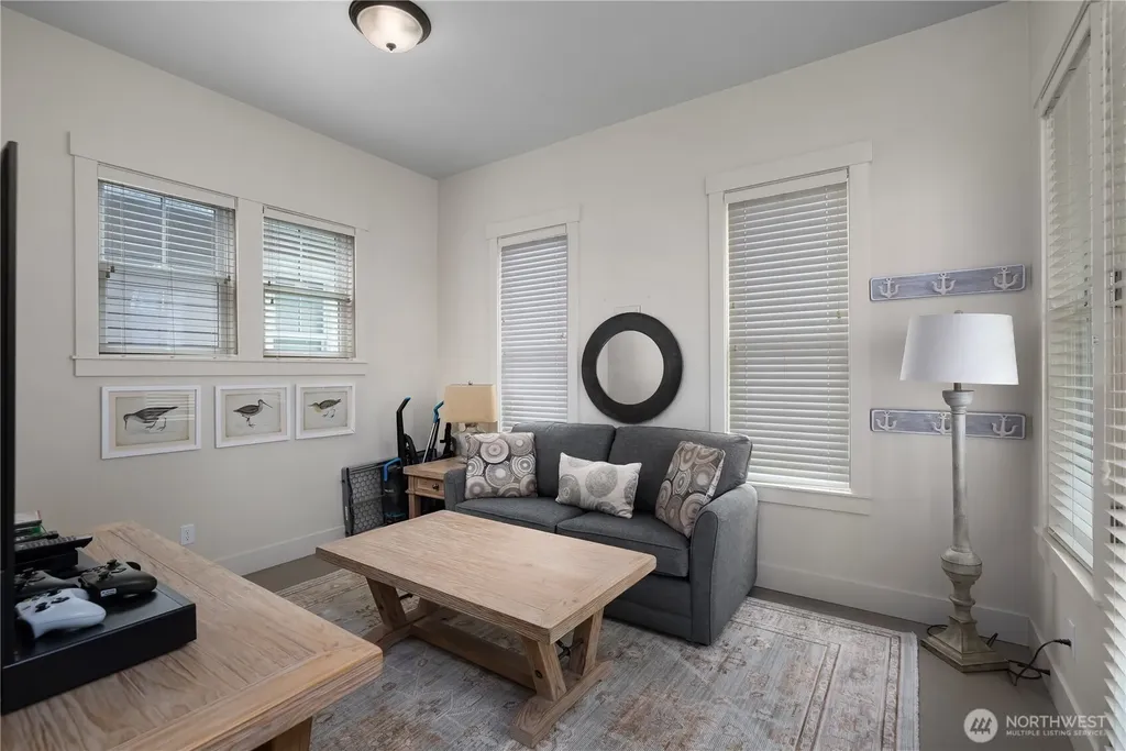44 Horseshoe Lane Pacific Beach WA 98571