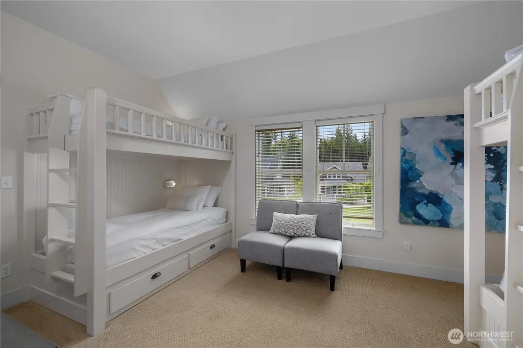 44 Horseshoe Lane Pacific Beach WA 98571