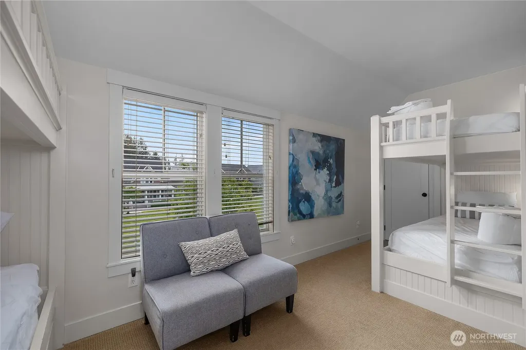 44 Horseshoe Lane Pacific Beach WA 98571
