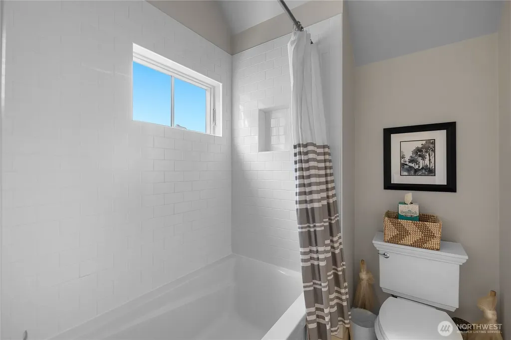 44 Horseshoe Lane Pacific Beach WA 98571