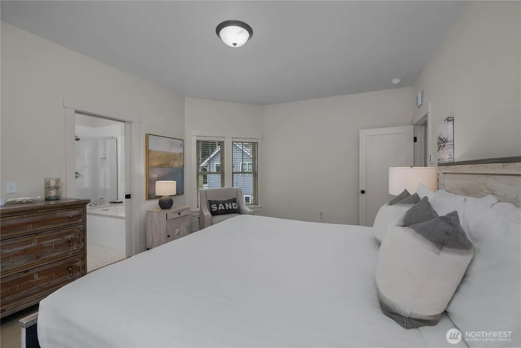 44 Horseshoe Lane Pacific Beach WA 98571