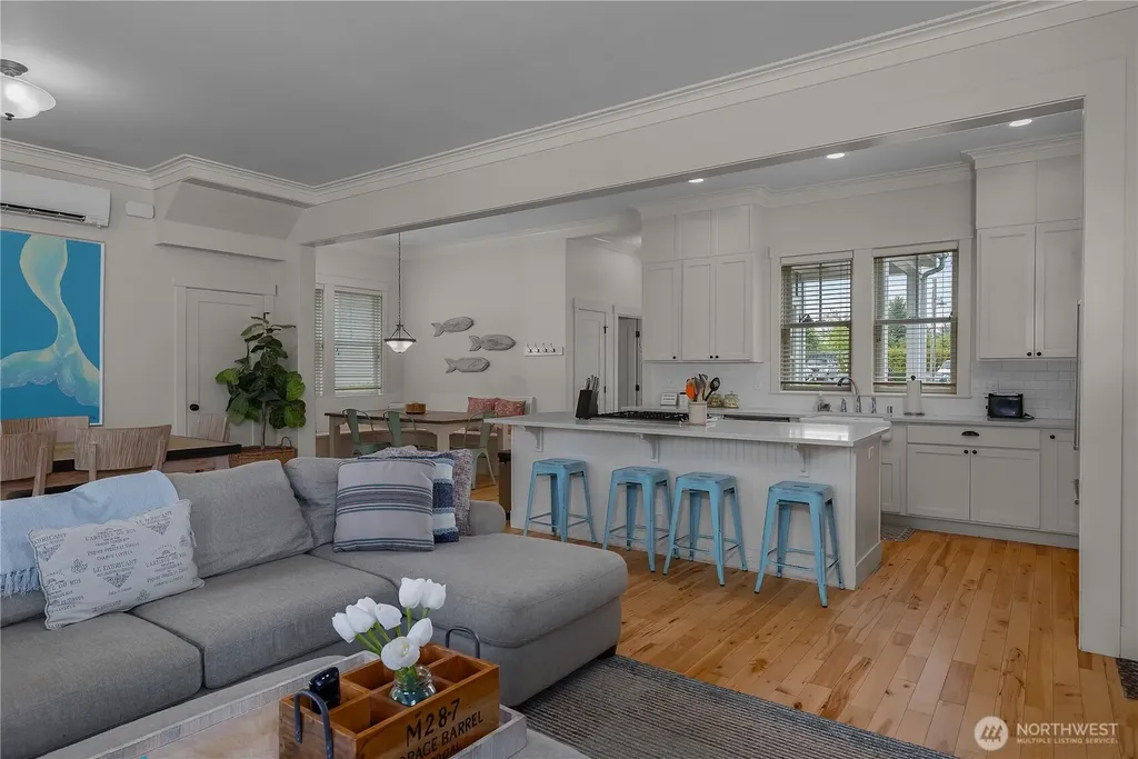 44 Horseshoe Lane Pacific Beach WA 98571