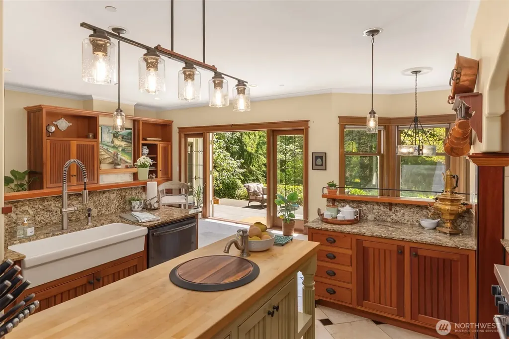 7205 NE Dolphin Drive Bainbridge Island WA 98110