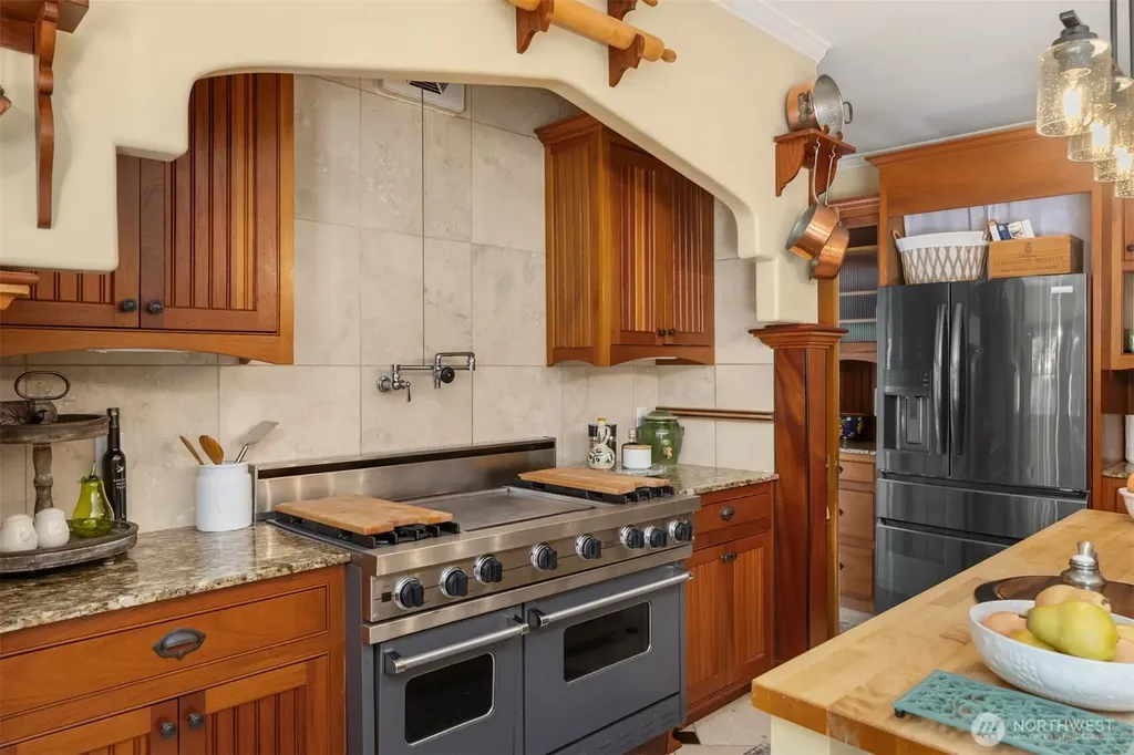 7205 NE Dolphin Drive Bainbridge Island WA 98110