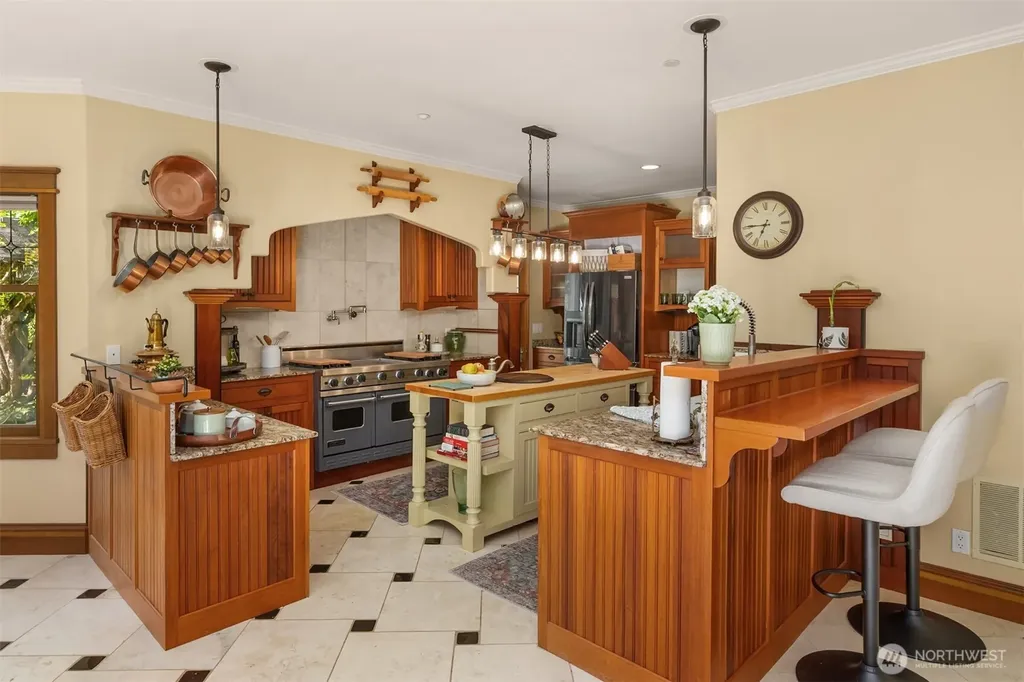 7205 NE Dolphin Drive Bainbridge Island WA 98110