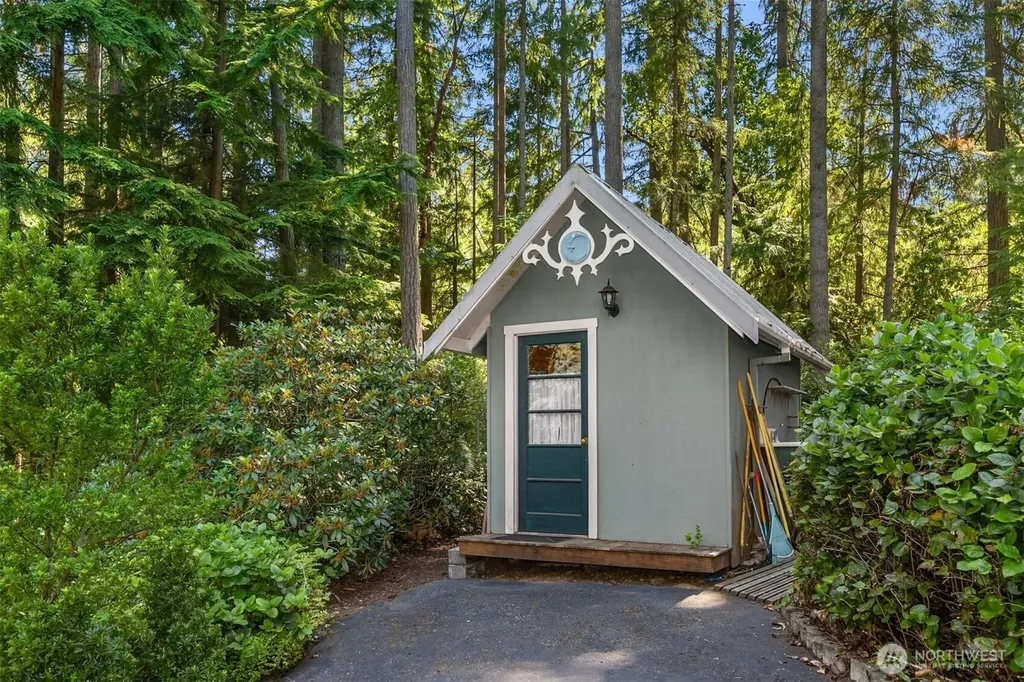 7205 NE Dolphin Drive Bainbridge Island WA 98110