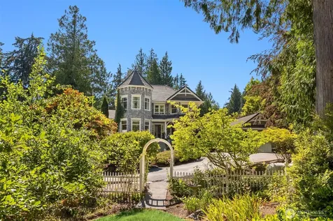 7205 NE Dolphin Drive Bainbridge Island WA 98110