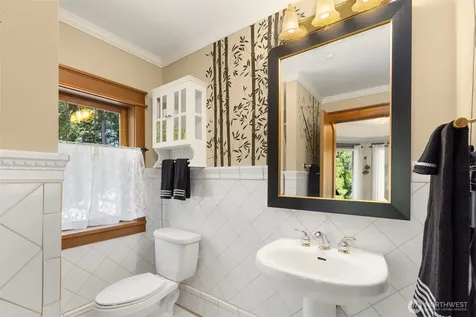 7205 NE Dolphin Drive Bainbridge Island WA 98110